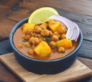 Aloo Chole Thali