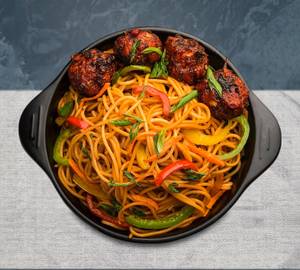 Gobi manchurian gravy with nooodles