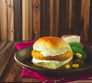 Makkai Palak Vada Pav