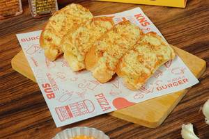Cheese Garlic Bread With Dip