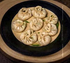 Jhol momos [paneer]        