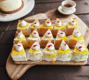Pineapple Cold Cake Pastry Spl