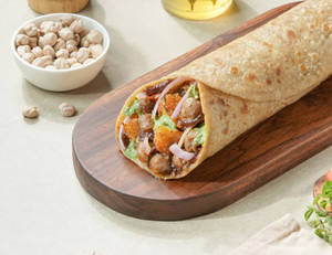 Aloo Chole Chatpata Roll