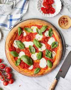Deluxe Margherita Pizza