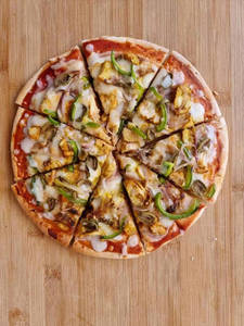 Schezwan Chicken Pizza