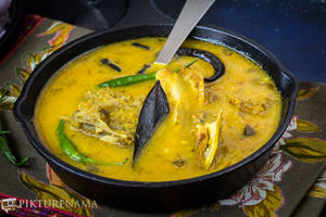 Machher matha diye daal