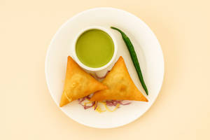 Onion Samosa (2pc)
