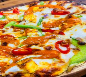 Makhani Paneer Pizza