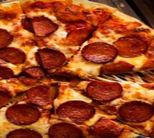 Supreme chicken salami pizza