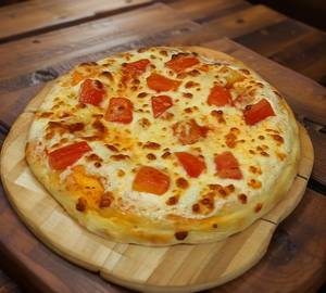 Veg Tomato Pizza [ 7 Inch ]( Cheese < )