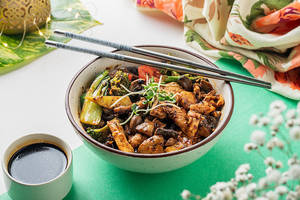 Chicken & Vegetables In Black Bean Sauce Bowl