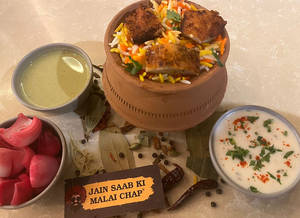 Clay Pot Chaap Tikka Biryani[serves 2-3]