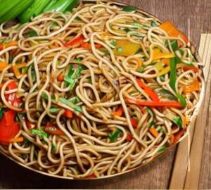 Veg Chilly Garlic Noodles (Full)
