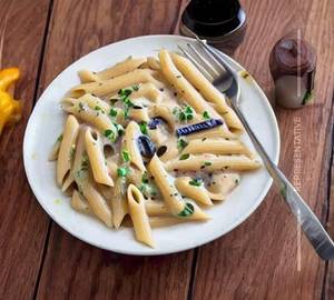 Chicken White Sauce Pasta [Pan Fried]