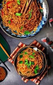 Chilli garlic noodles