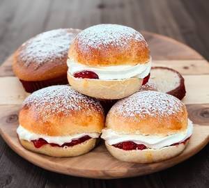 Jam bun