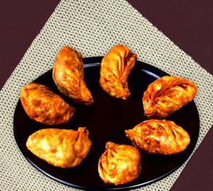Fry paneer momos ( 8 pcs )