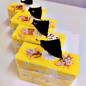 Quadruple Mango Delight (pack Of 4 Pastries)