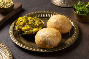 Khasta With Aloo (2 Pcs)