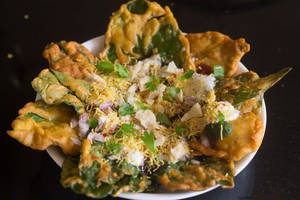 Crispy Palak Dahi Chaat