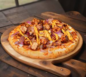Chicken with paneer heaven pizza