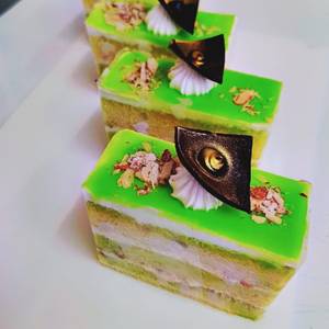 Quadruple Pista Delight (pack Of 4 Pastries)