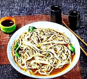 Egg chicken gravy noodles