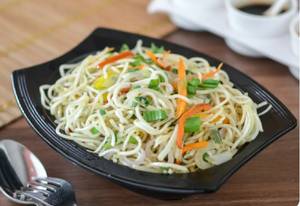 Veg Hakka ..Noodles