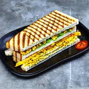 Paneer Maggi Sandwich