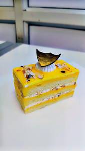 Mango Delight Pastry (1 pc)