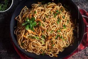 Chicken Schezwan Noodles
