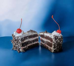 Black Forest Eggless Pastrie