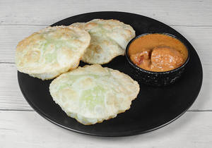 Peas Kachori With Alu Dum