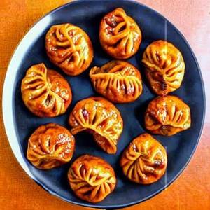 Whole Wheat Chicken Schewan Momo