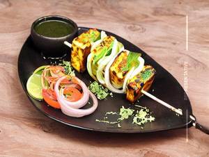 Paneer Chulbuli Garlic Tikka