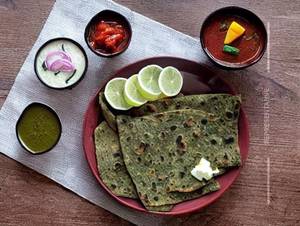 Palak Methi Mix Paratha