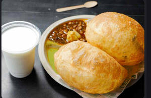 Spl. Chole Bhature Paneer Wale + Lassi (sweet Or Salted)