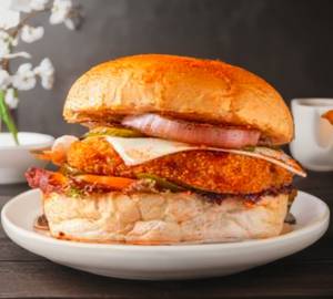 Peri peri paneer burger