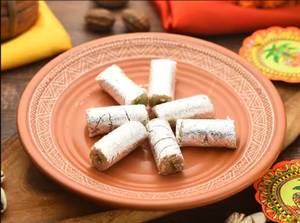 Kaju pista roll [4 pieces]