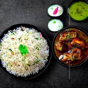Katla Macher Jhol Fish Steamed Rice