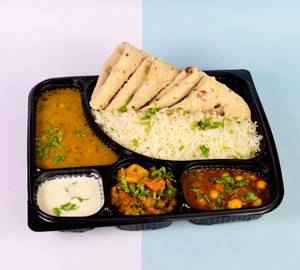 Matar Paneer Wali Thali