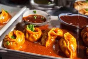 Veg Tandoori Gravy Momo