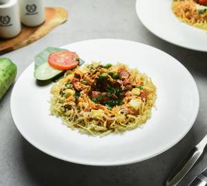 Risotto With Chicken, Bacon, Ham And Mushroom