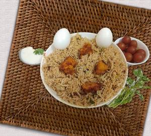 Boneless Chicken Biryani With 1 Egg [Half]