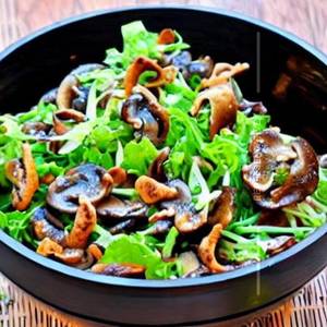 Crispy Mushroom Salad [Medium]
