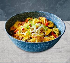 Chicken Singapore Hakka Noodles