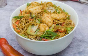 Chicken Hakka Noodles (gb)
