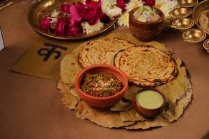 Keema Mutton Sang with 2 Laccha Paratha