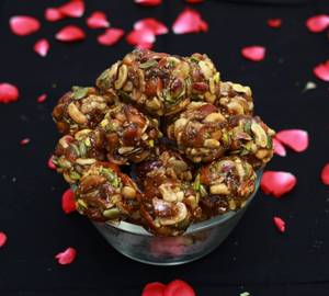 Dry nut laddu
