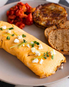 Chevre Funghi Omelette